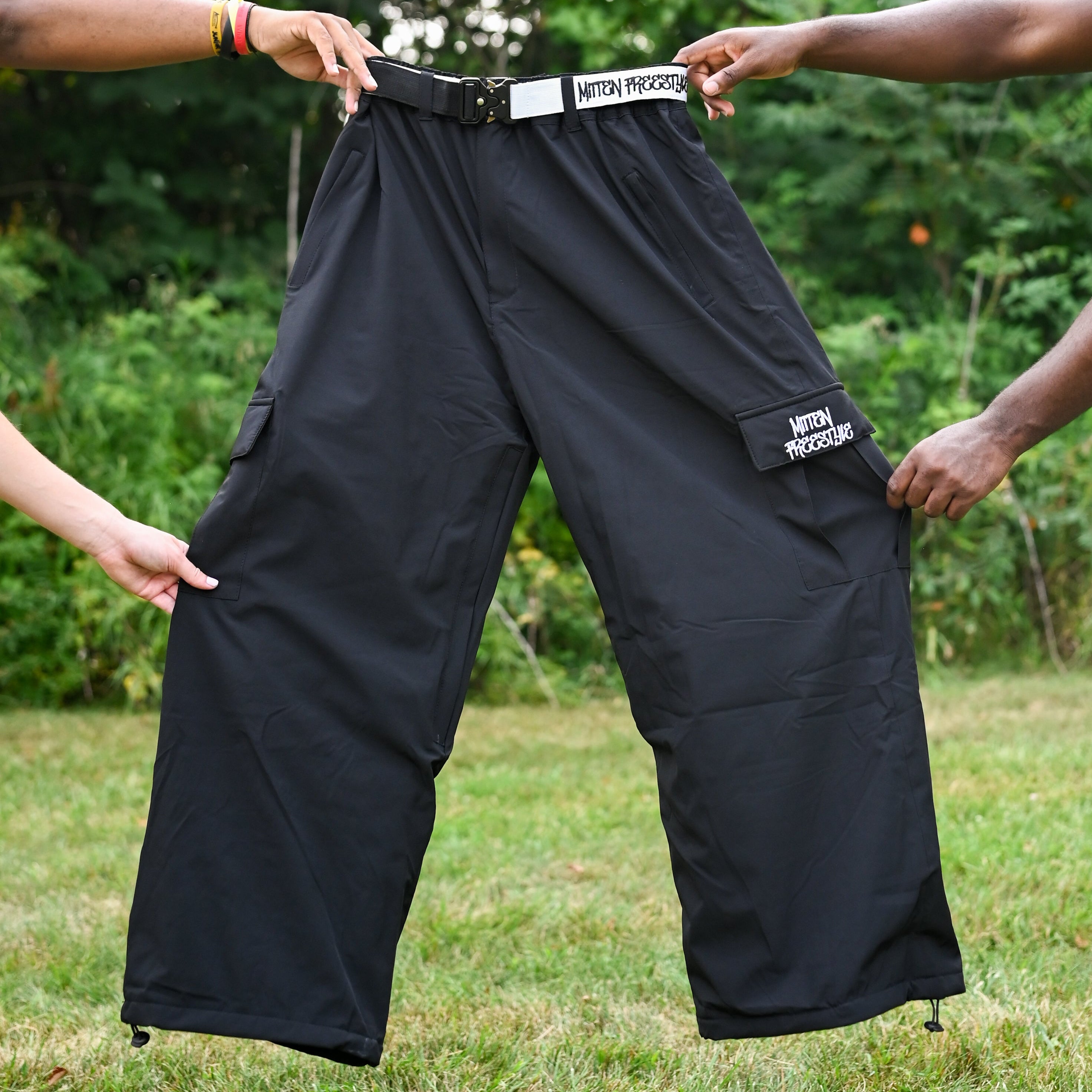 Mitten Freestyle Baggy Cargo Snow Pants - Black