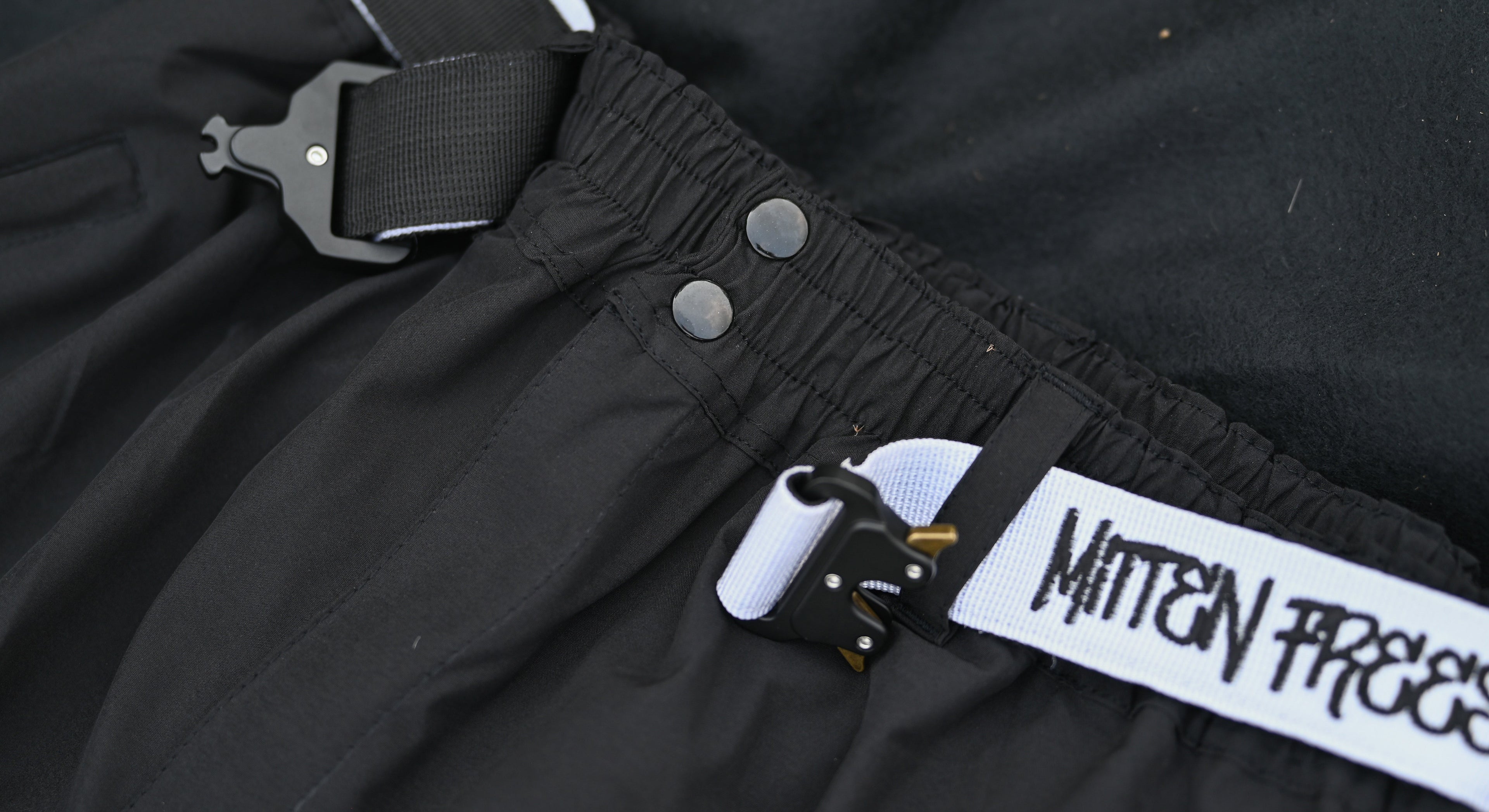 Mitten Freestyle Baggy Cargo Snow Pants - Black