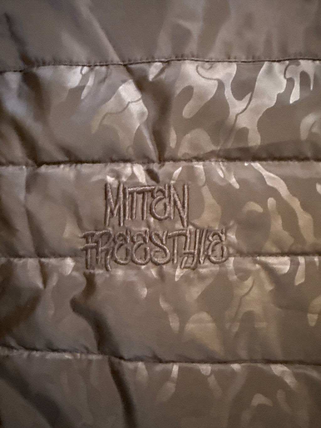 Mitten Freestyle Black Camo Vest - LARGE