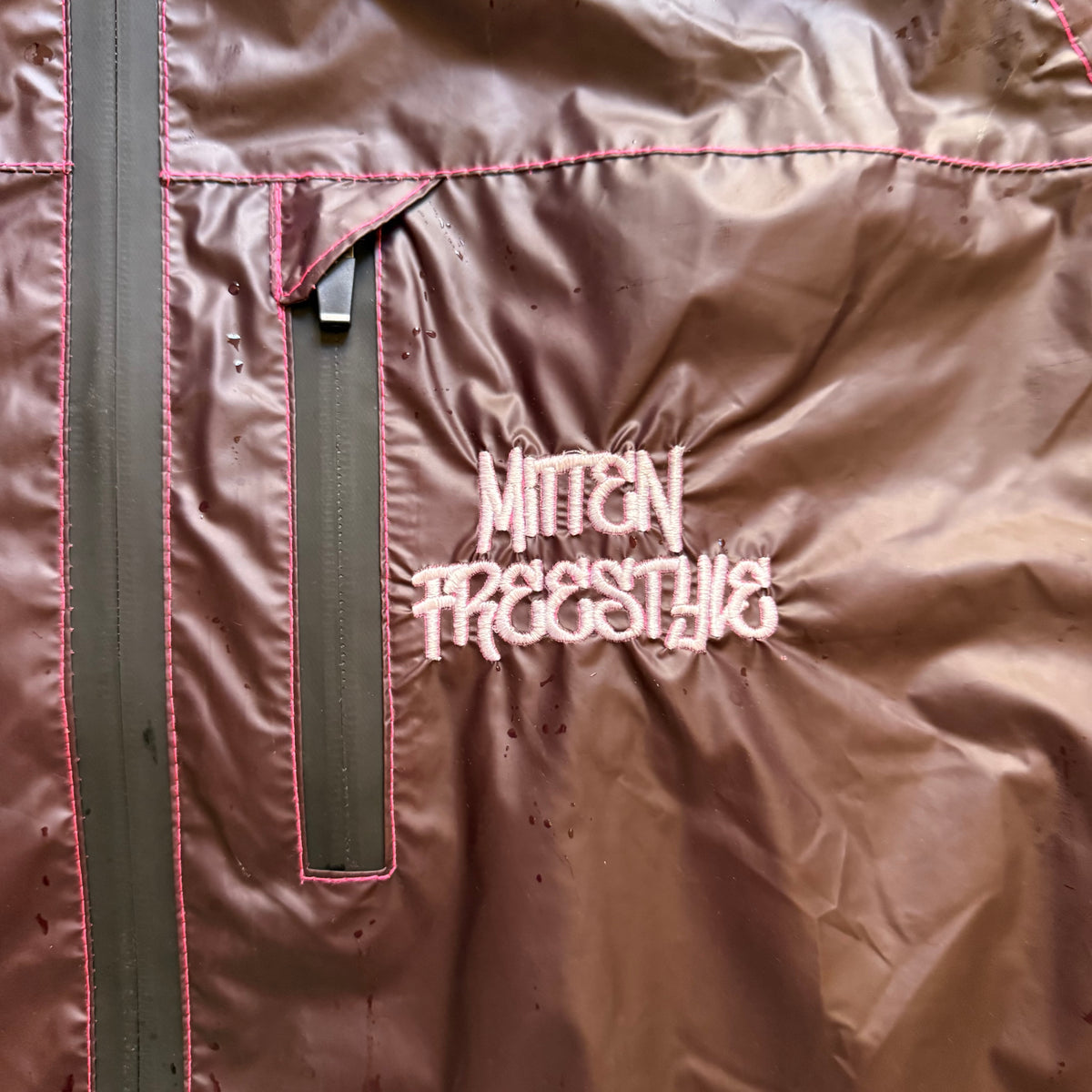 Mitten Freestyle Color Changing Black-to-Pink Jacket - Heat Activated - LARGE