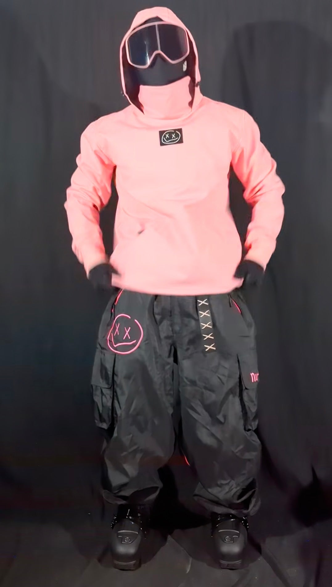 Numbskull Slacker Baggy Snow Pant 2.0 - Black/Pink – Mitten Freestyle